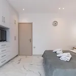 דירה Orizzonte - First Floor With Shared Pool & Amazing View קרי