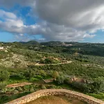 Orizzonte - First Floor With Shared Pool & Amazing View קרי