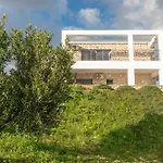 Orizzonte - First Floor With Shared Pool & Amazing View * קרי