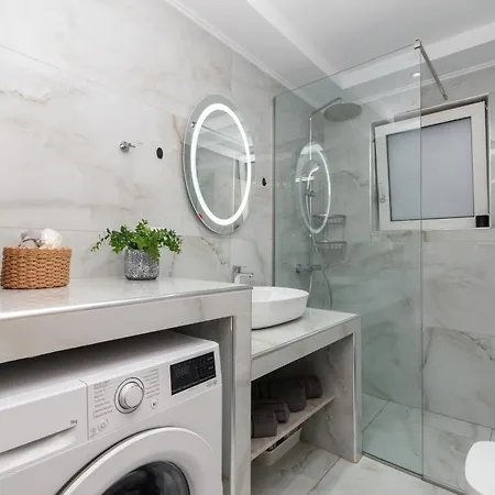 Orizzonte - First Floor With Shared Pool & Amazing View