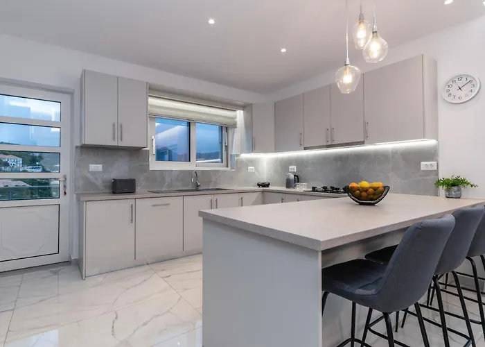 شقة Orizzonte - First Floor With Shared Pool & Amazing View كيري