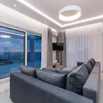 Orizzonte - First Floor With Shared Pool & Amazing View *