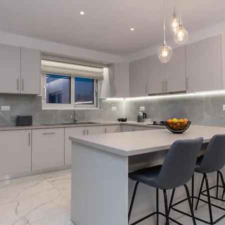 Apartmán Orizzonte - First Floor With Shared Pool & Amazing View *