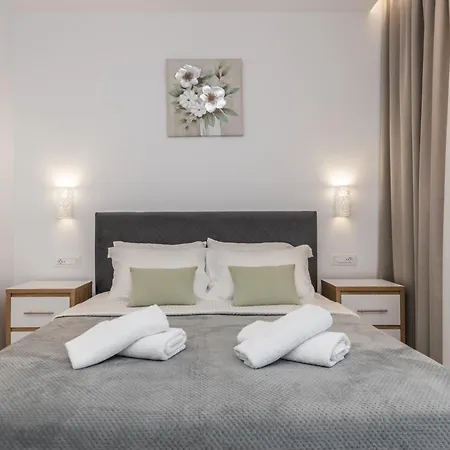 Orizzonte - First Floor With Shared Pool & Amazing View Appartement