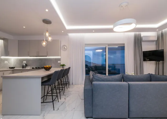 Orizzonte - First Floor With Shared Pool & Amazing View Κερί
